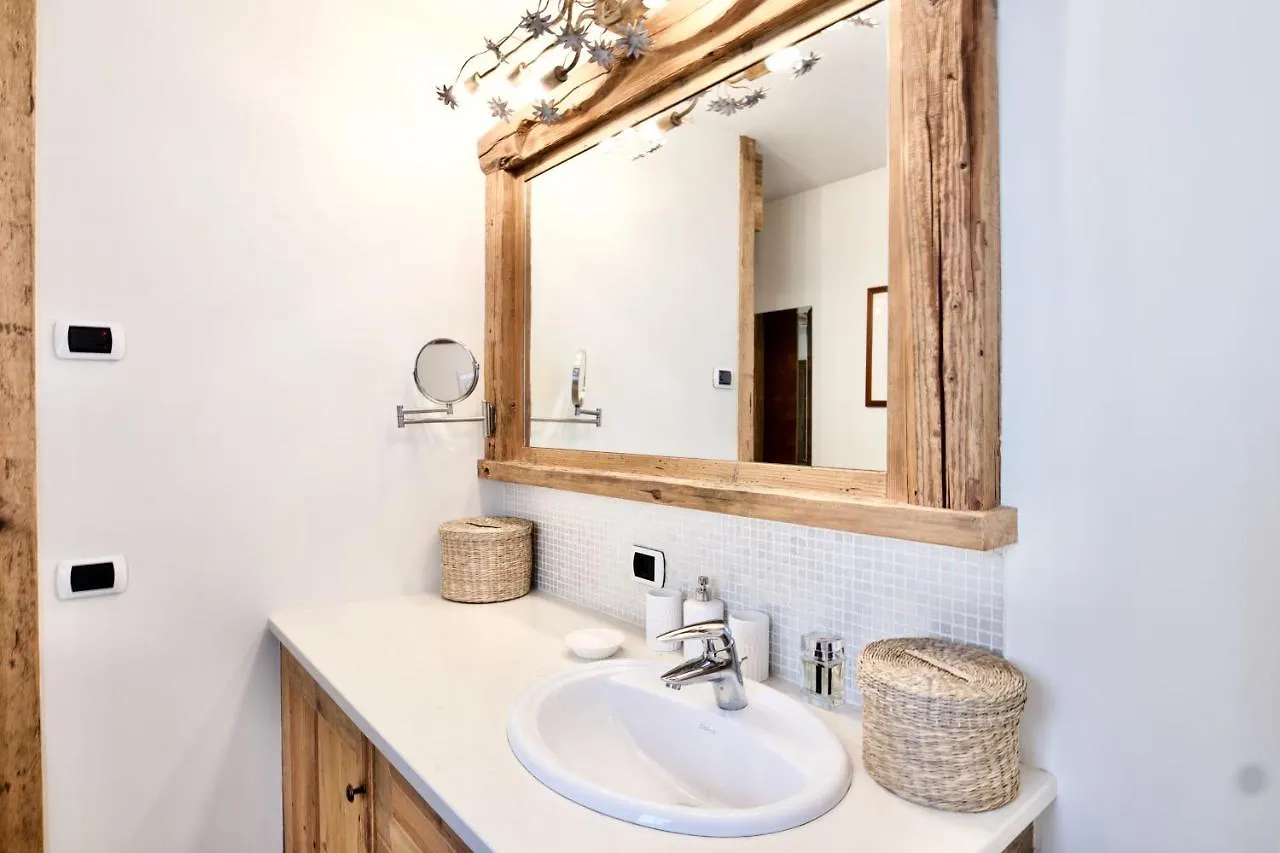 Brand New Beautiful 3 Bedroom Few Steps From Centre Κορτίνα Ντ' Αμπέτσο